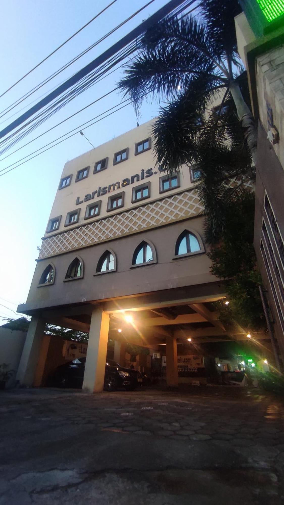 Hotel Syariah Larismanis Semarang Exterior foto