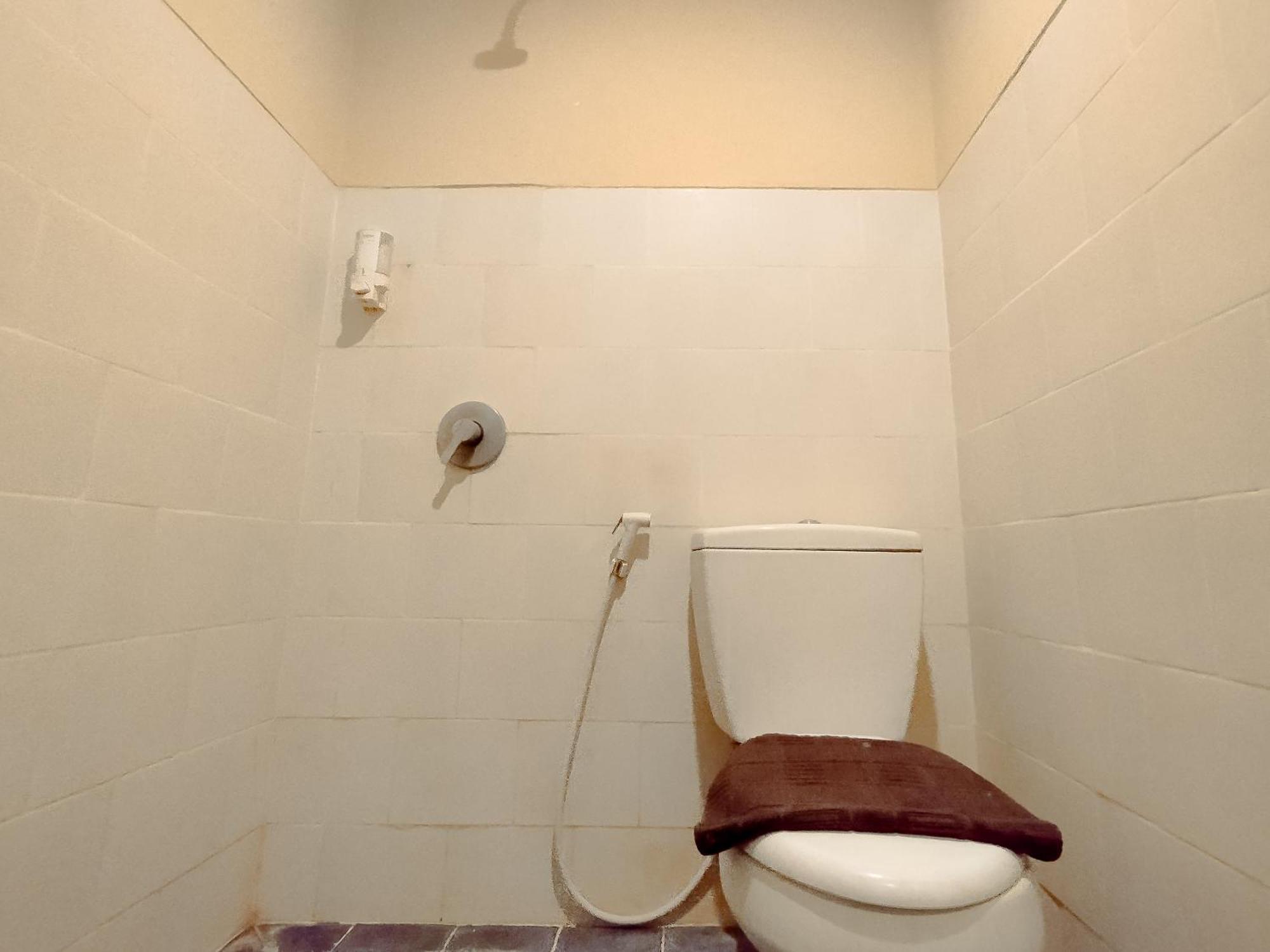Hotel Syariah Larismanis Semarang Exterior foto
